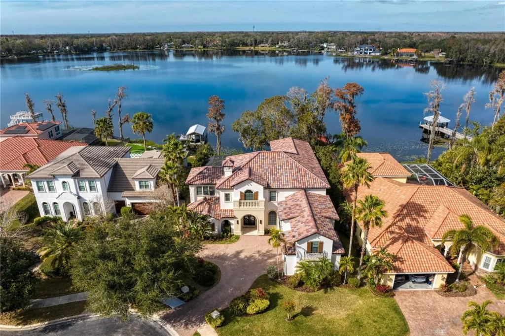 Illustration from "How Drone Footage for Real Estate Tampa Bay Affects Sales"