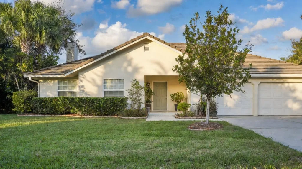 Illustration from "How to Stage Your Tampa Home Before a Photography Shoot"
